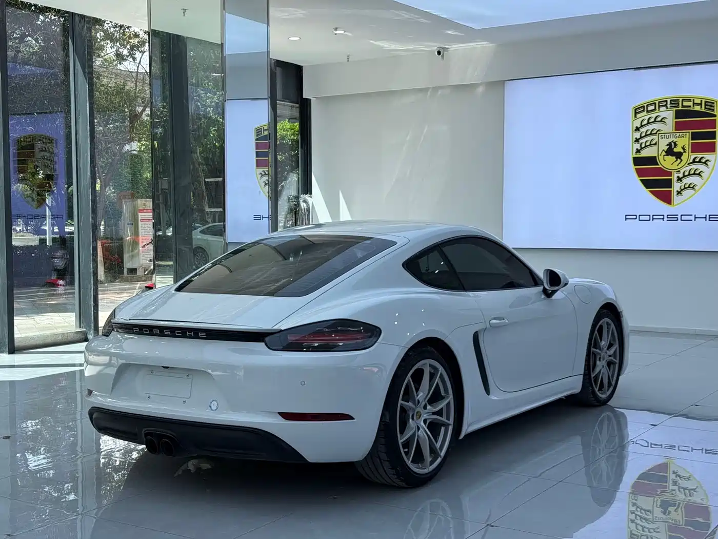 Porsche 718 2018 Cayman 2.0T фото 4