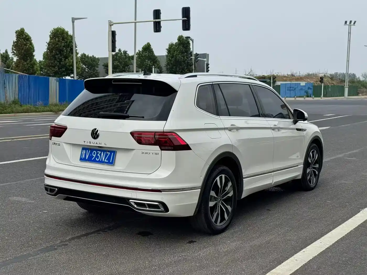 Volkswagen Tiguan L 2022 330TSI Auto 2WD R-Line Premium Edition фото 8