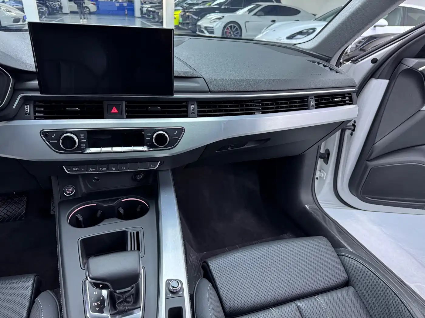 Audi A4L 2022 40 TFSI Luxury Dynamic фото 9