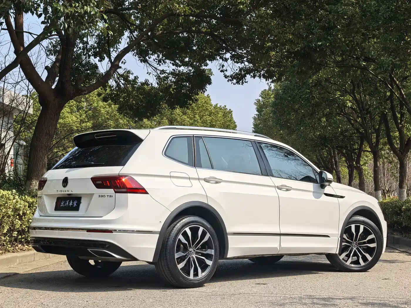 Volkswagen Tiguan L 2021 330TSI Automatic 2WD R-Line Premium фото 7