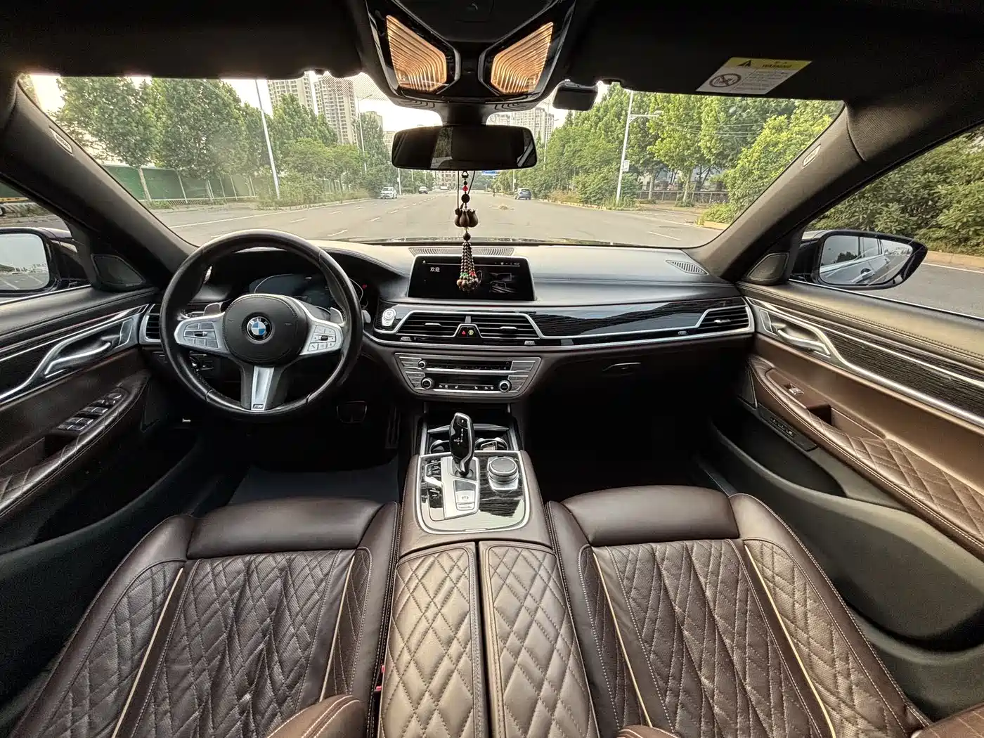BMW 7 Series 2021 Model 740Li Leading M Sport Package фото 4