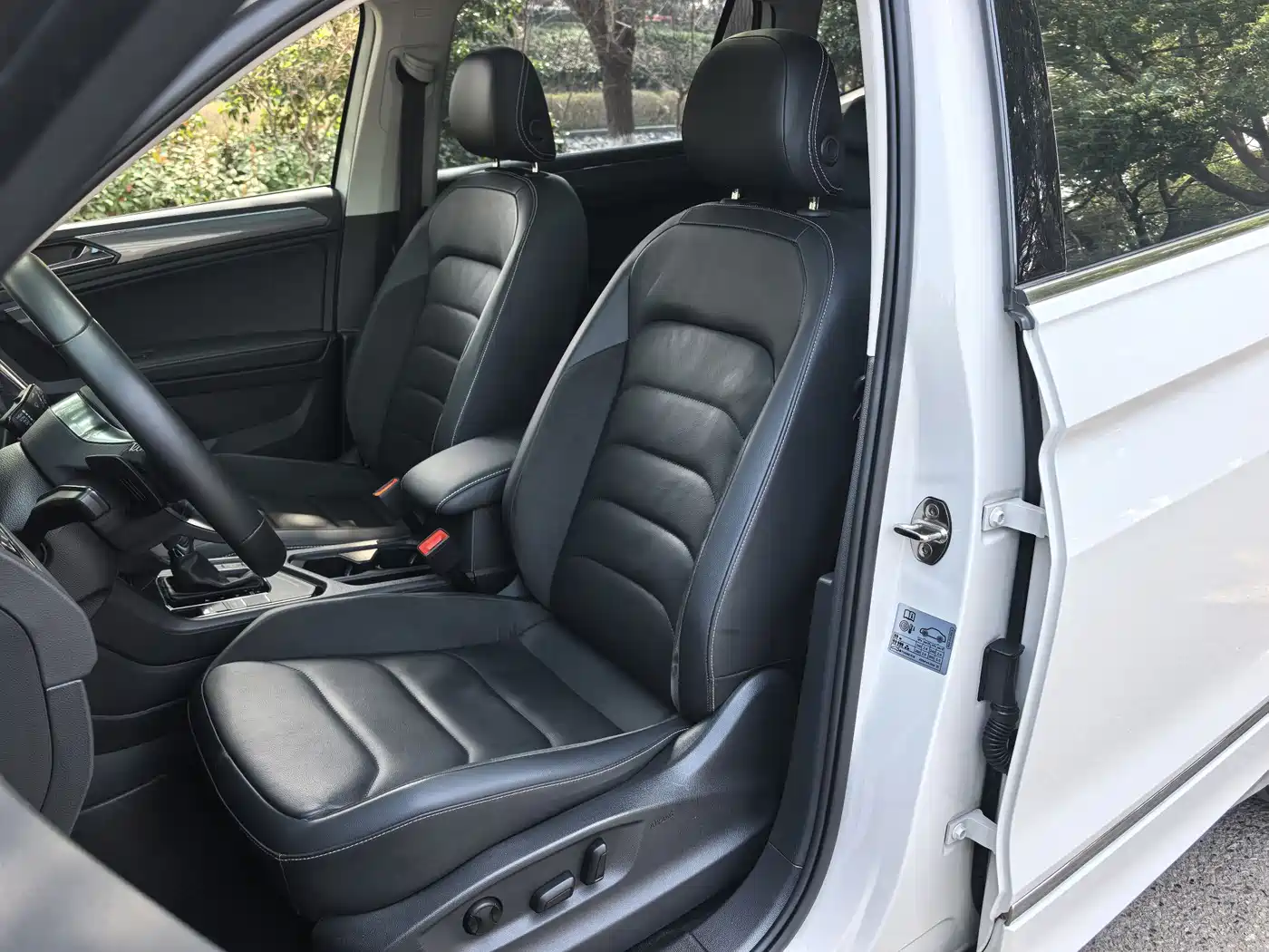 Volkswagen Tiguan L 2021 330TSI Automatic 2WD R-Line Premium фото 23