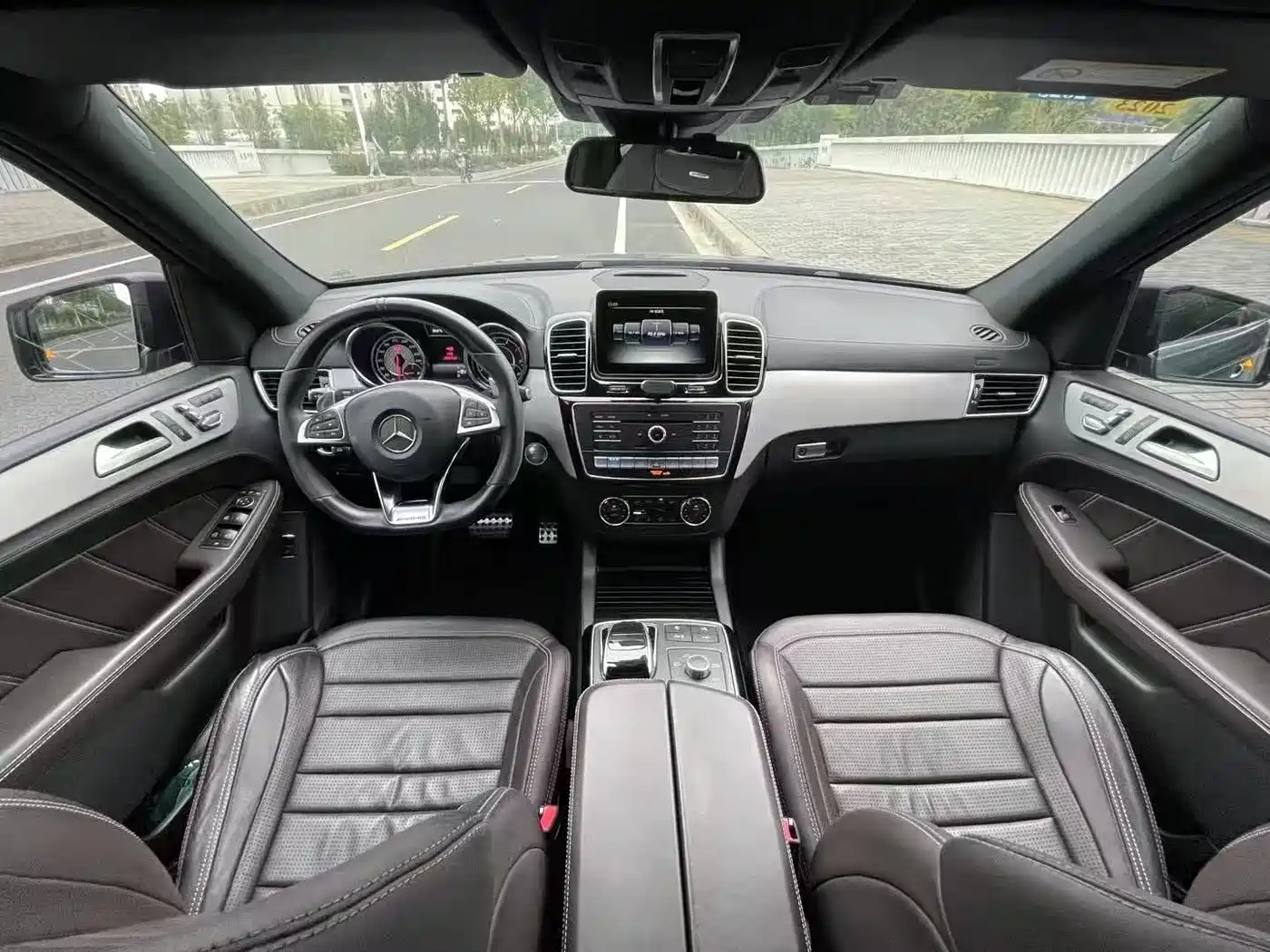 MERCEDES-BENZ GLE AMG