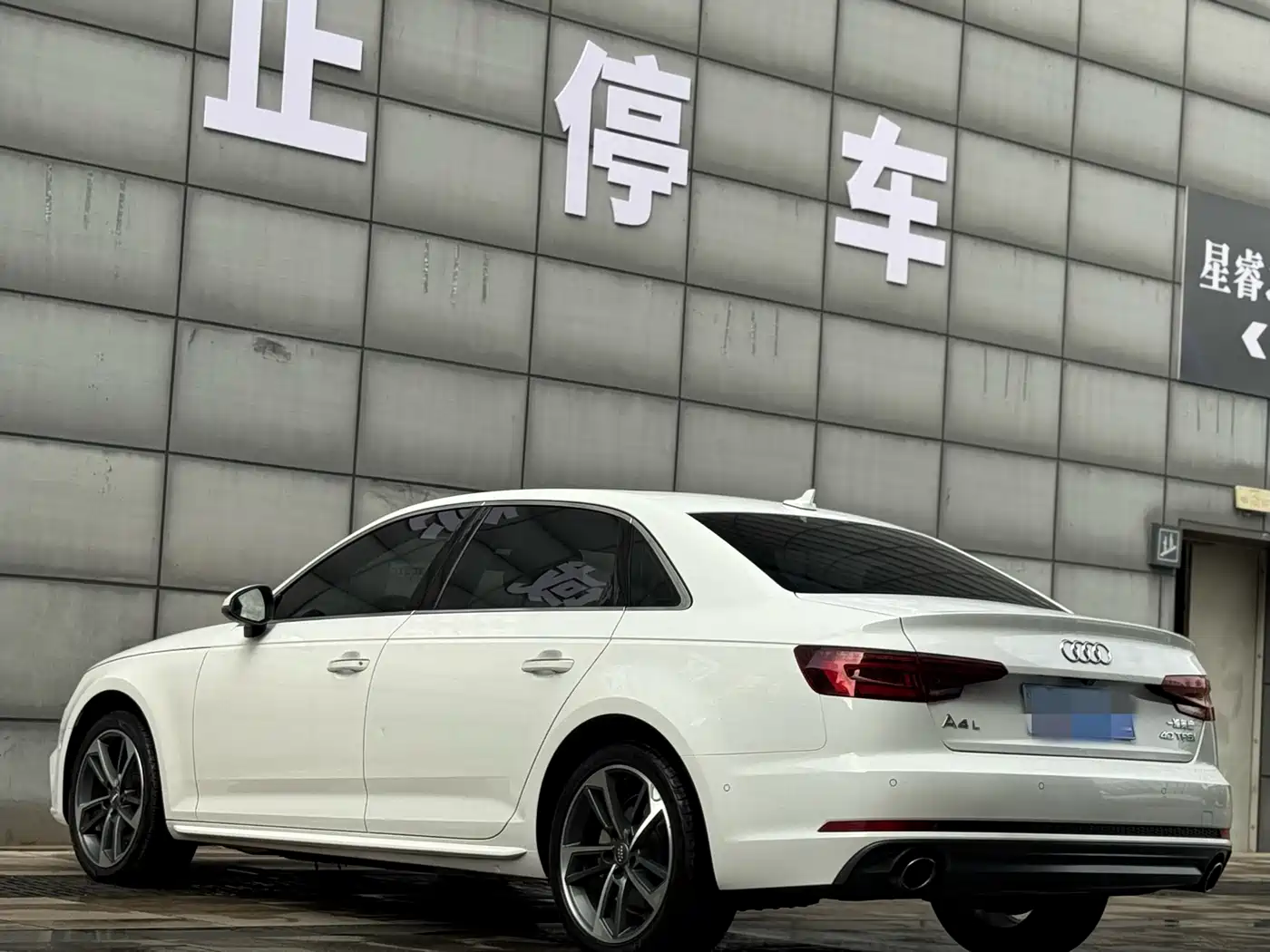 Audi A4L 2018 30th Anniversary 40 TFSI Sport фото 24