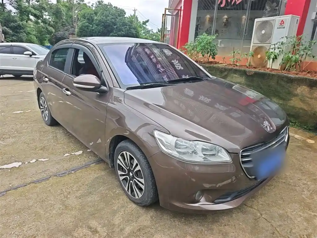 Peugeot 301 2014 1.6L Automatic Comfort Edition фото 4