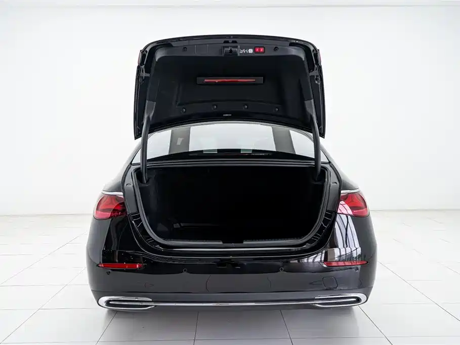 Mercedes-Benz E-Class 2025 E 300 L Luxury фото 14