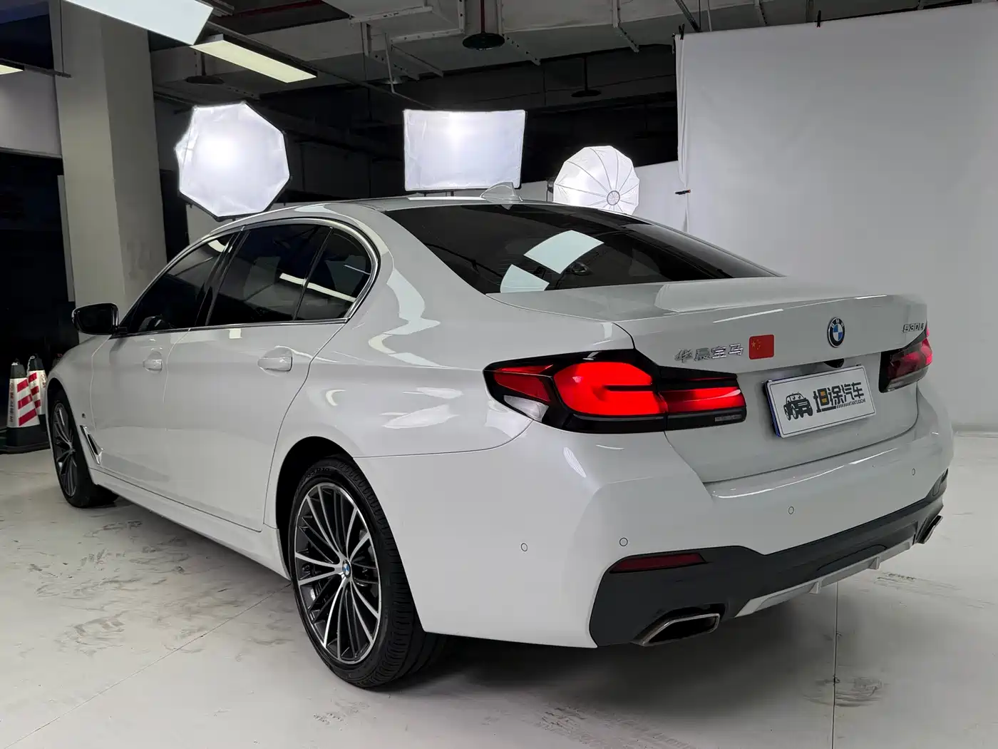 BMW 5 Series 2023 Facelift 530Li Leading M Sport Package фото 30