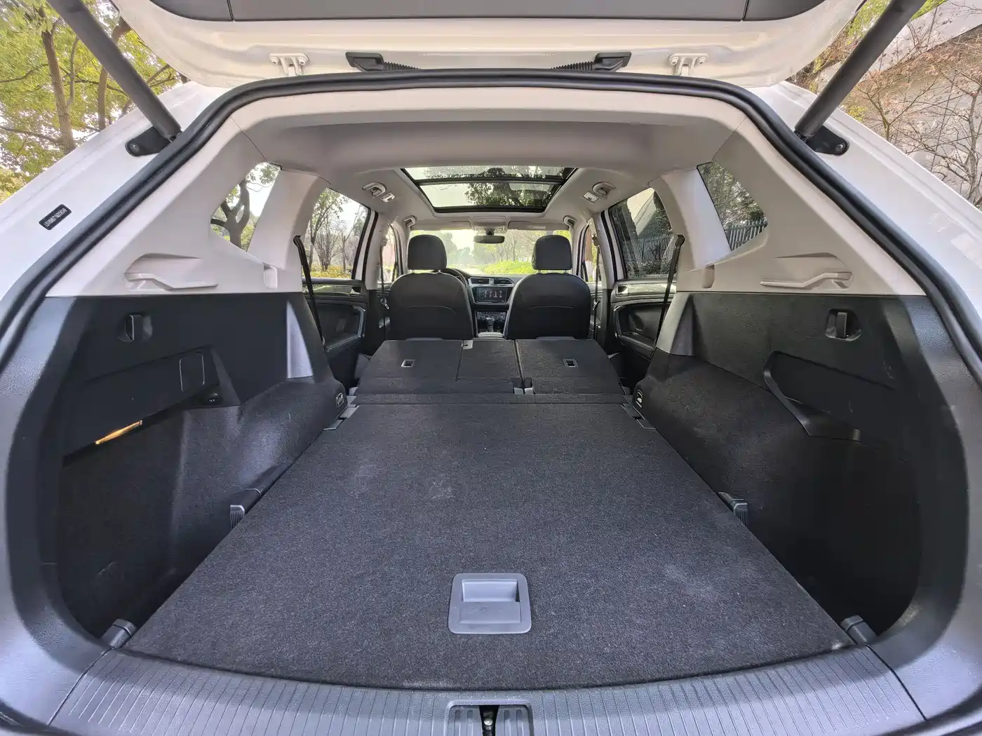 Volkswagen Tiguan L 2021 330TSI Automatic 2WD R-Line Premium фото 30