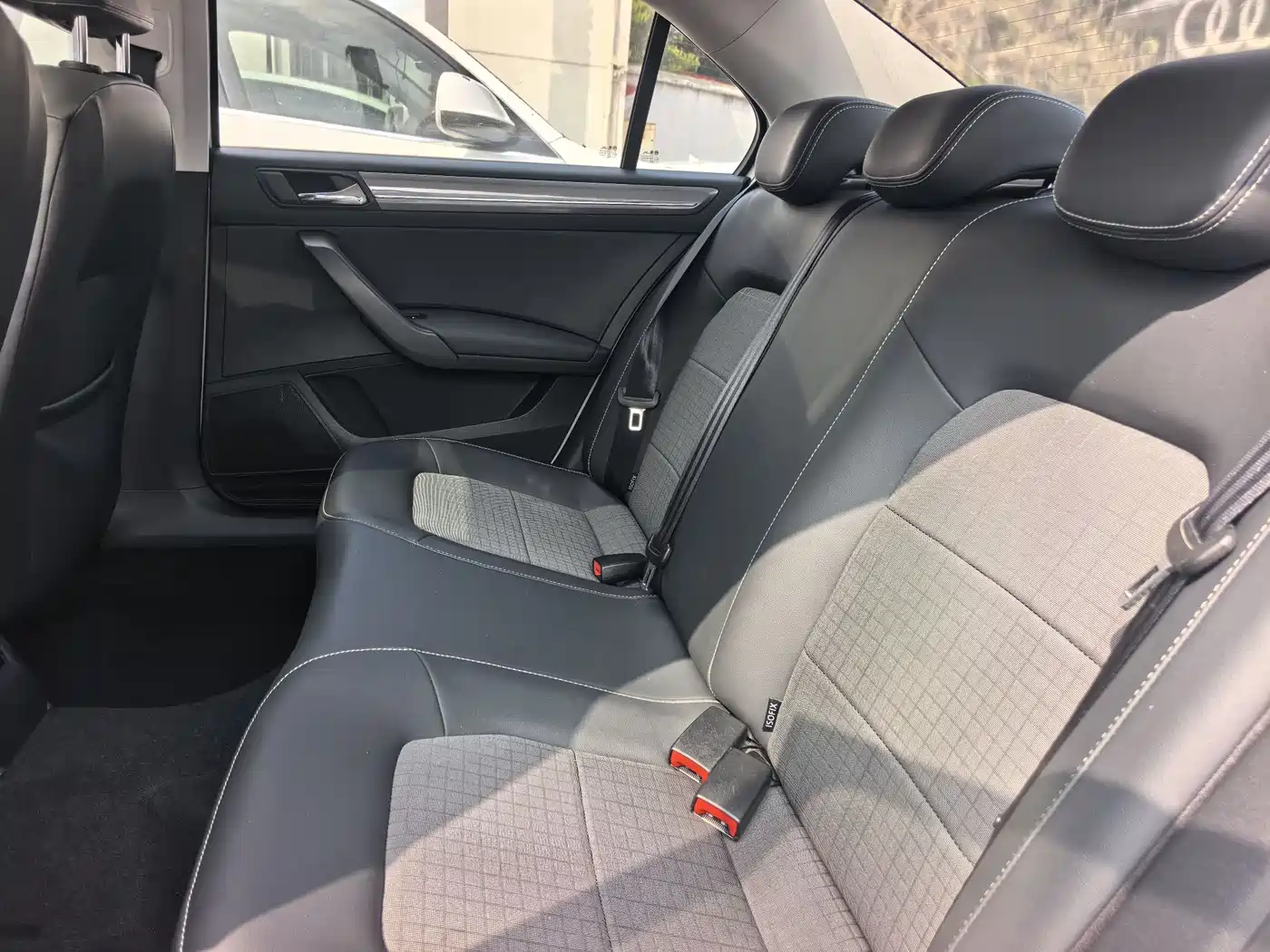 Volkswagen Santana 2016 1.6L Automatic Comfort Edition фото 24