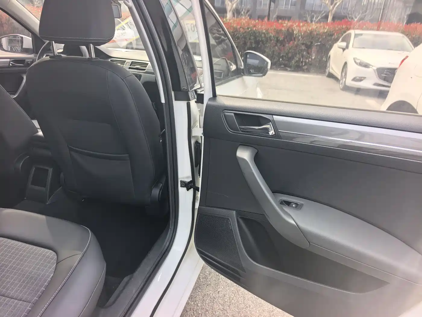 Volkswagen Santana 2016 1.6L Automatic Comfort Edition фото 20