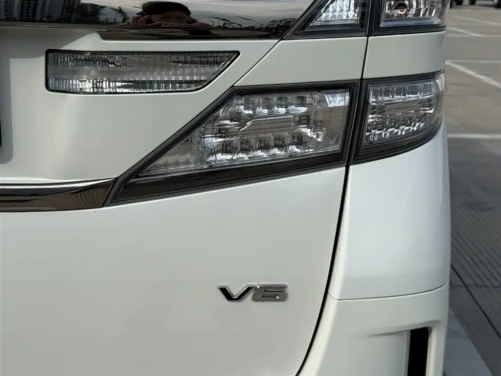 Toyota Alphard 2012 3.5L Premium Edition фото 26