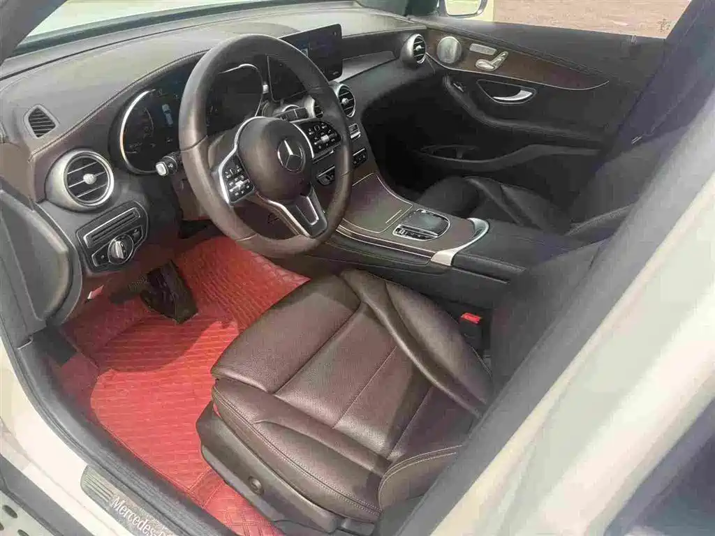 MERCEDES-BENZ GLC