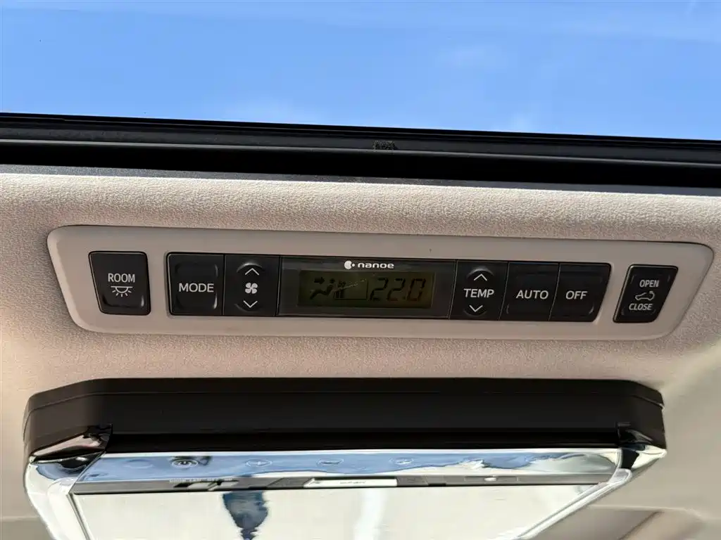 Toyota Alphard 2012 3.5L Premium Edition фото 18