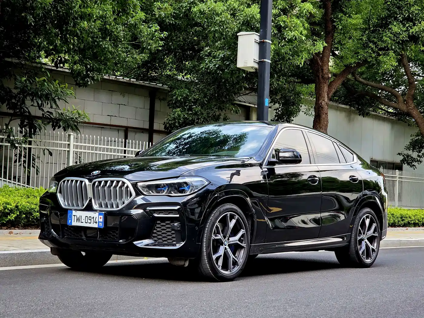 BMW X6 2023 2022 Facelift xDrive40i Exclusive M Sport Package