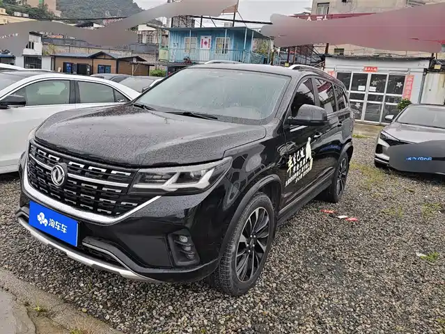  Dongfeng Fengxing Fengxing T5L 2020 1.5T Automatic Luxury 7-Seater China VI