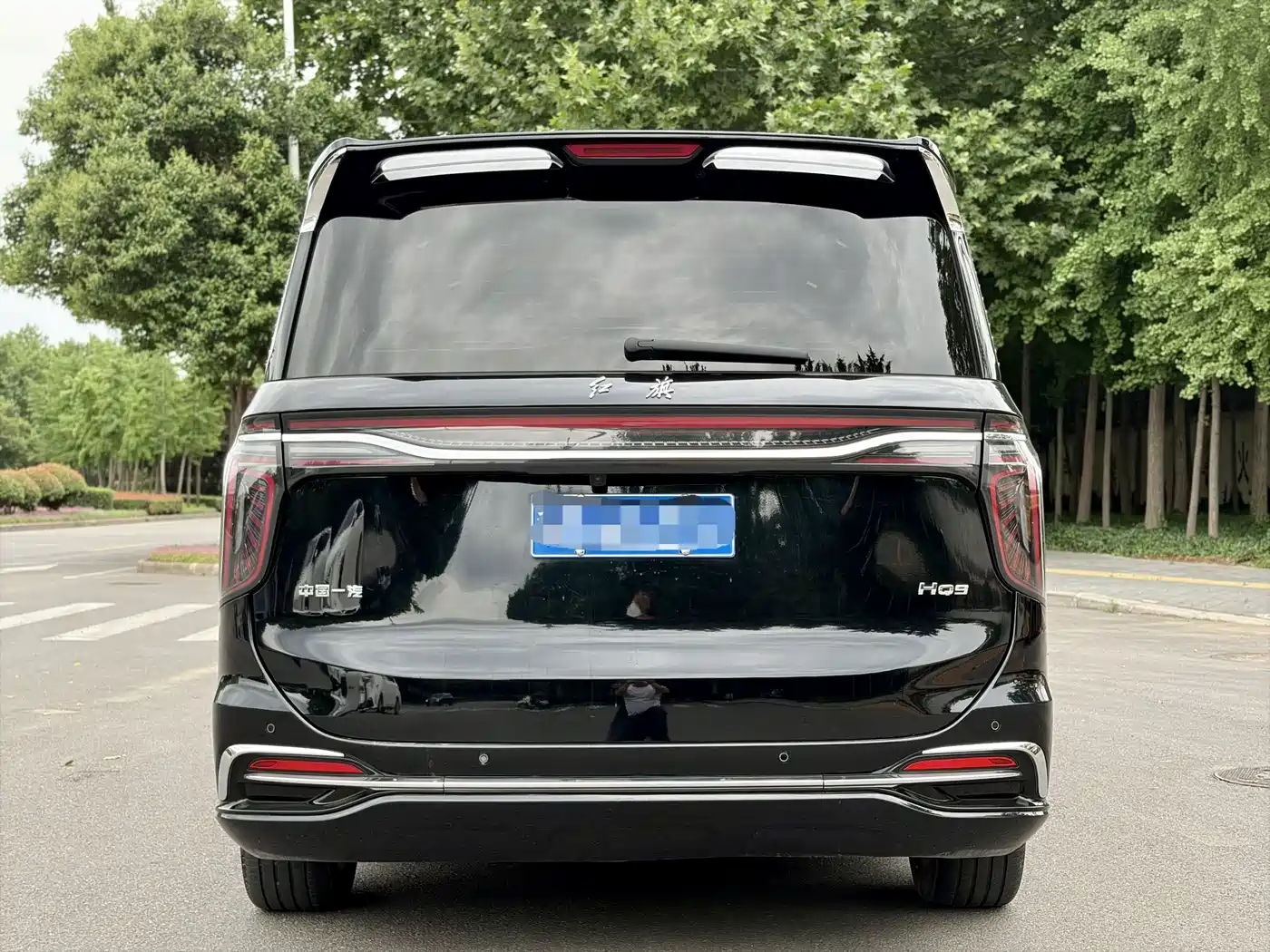 Hongqi HQ9 2023 2.0T Smart Connect Flag Joy Edition фото 8