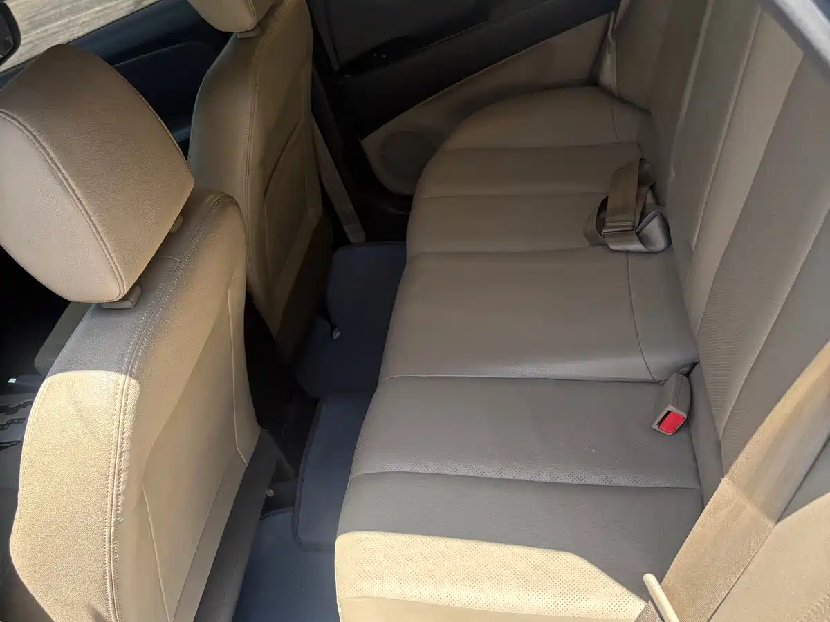 Hyundai Elantra 2011 1.6L Automatic Luxury фото 3