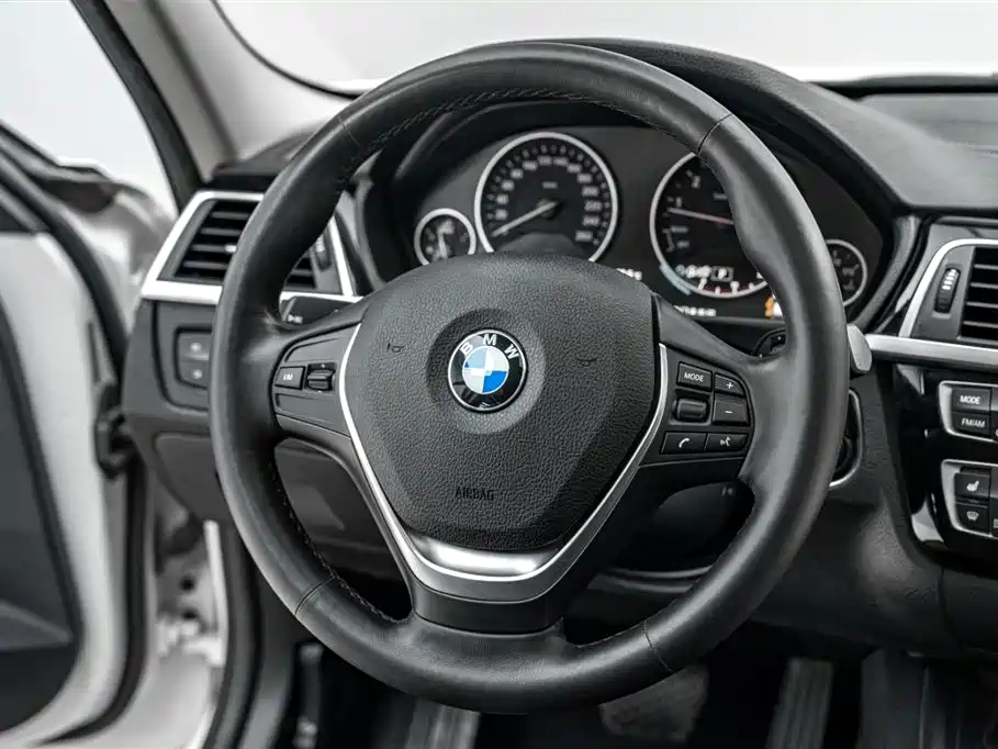 BMW 3 Series 2018 320Li Fashion Style фото 31