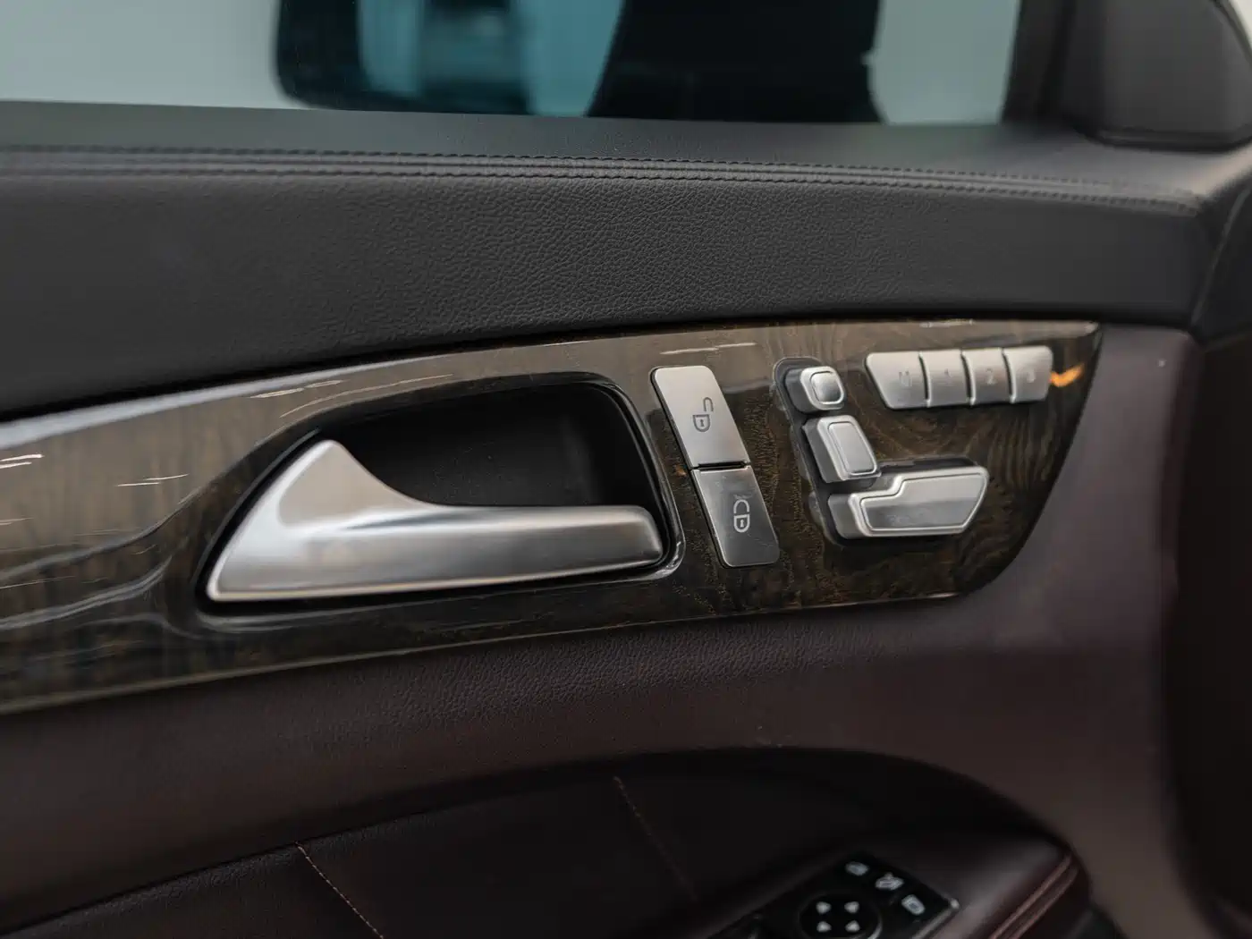 Mercedes-Benz CLS 2012 CLS 300 CGI фото 12