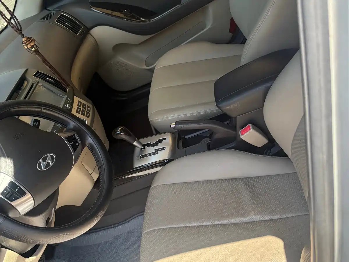 Hyundai Elantra 2011 1.6L Automatic Luxury фото 4