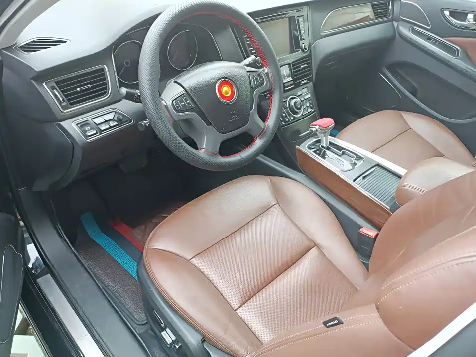 Photo 10 - Hongqi H7