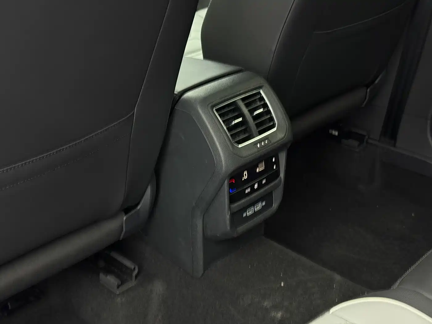 Volkswagen Tayron 2023 280TSI 2WD Luxury Plus Advanced Edition фото 10