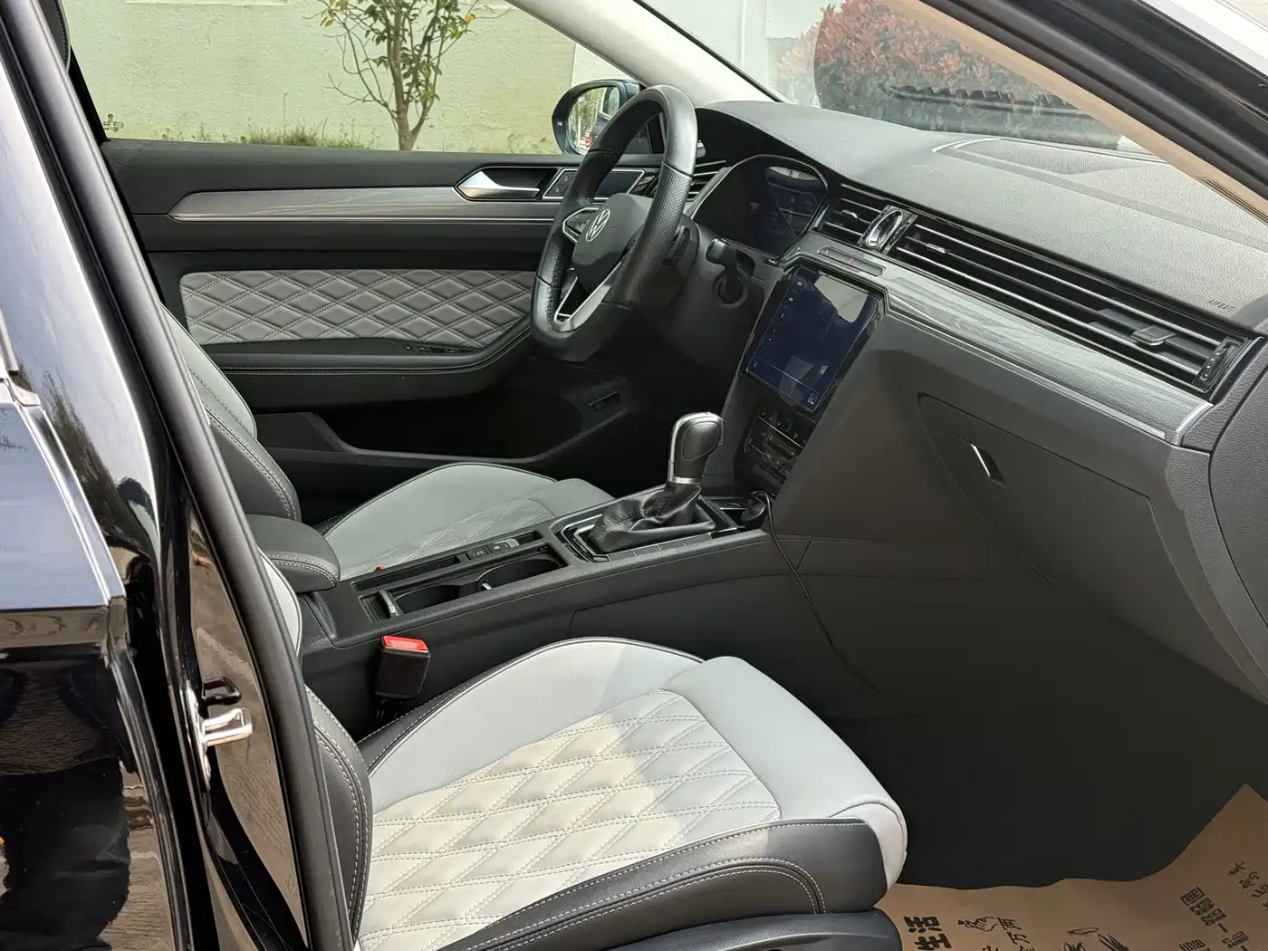 Volkswagen Magotan 2023 2 Million Units Anniversary Edition 330TSI DSG Leading Type фото 10