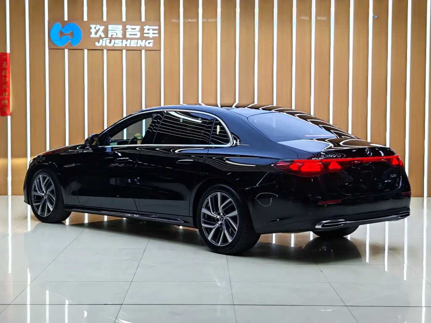 Mercedes-Benz E-Class 2024 E 300 L Fashion фото 17