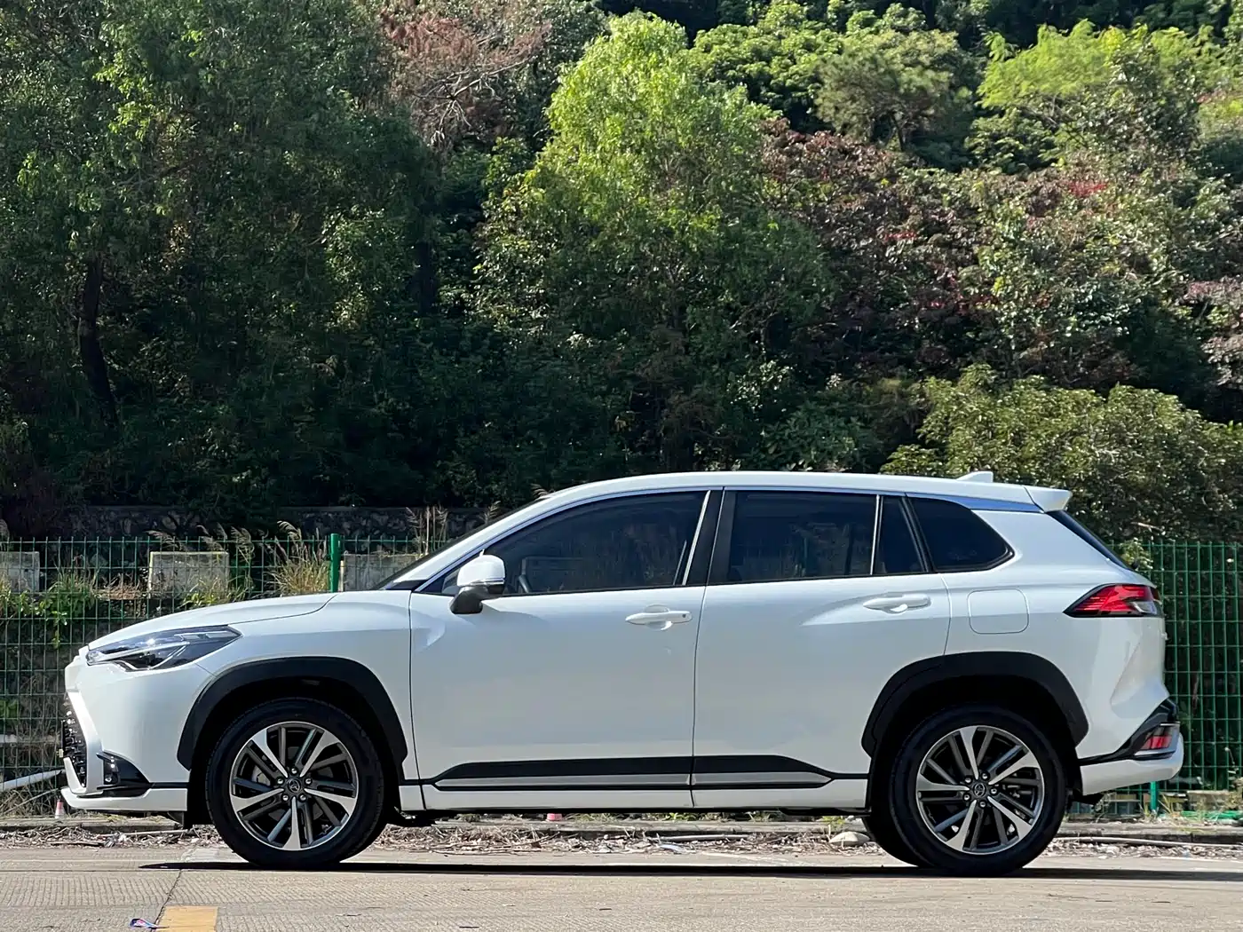 Toyota Frontlander 2023 2.0L CVT Sport Edition фото 7