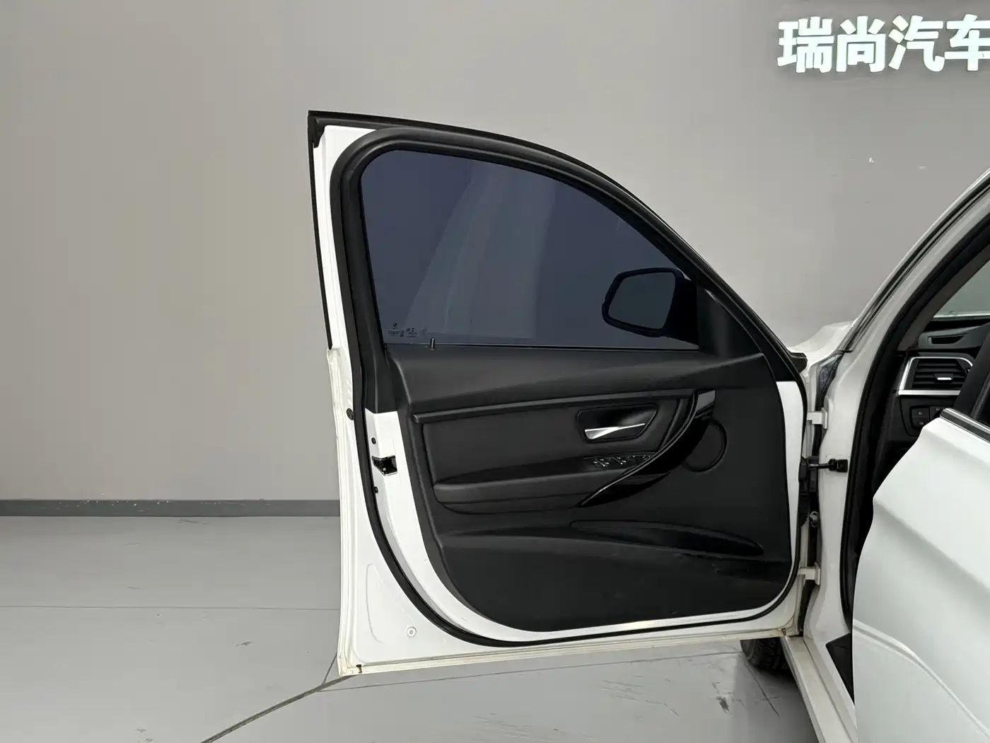 BMW 3 Series 2017 318Li Fashion фото 7