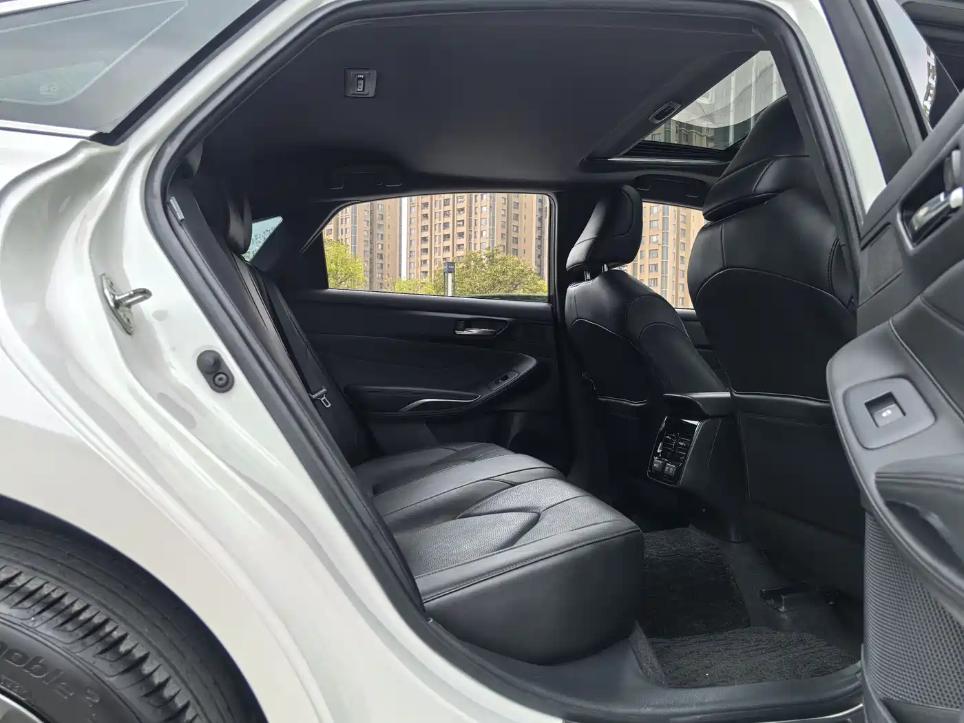 Toyota Avalon 2019 2.0L XLE Premium Edition (China VI) фото 11