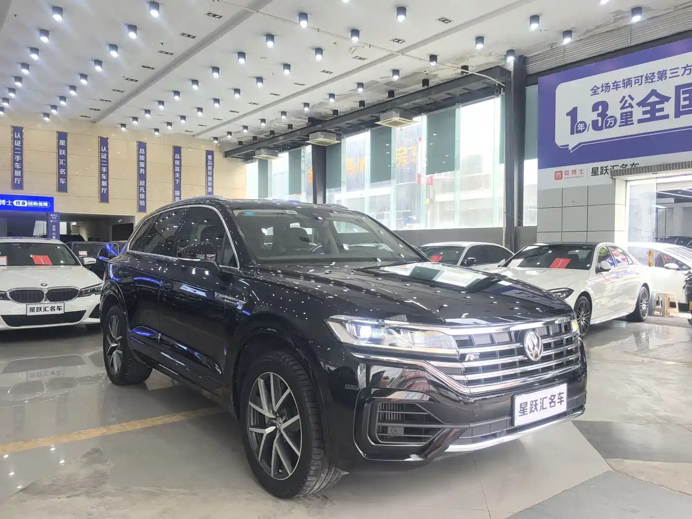 Volkswagen Touareg 2019 3.0TSI Sharp Edge Edition China VI фото 3