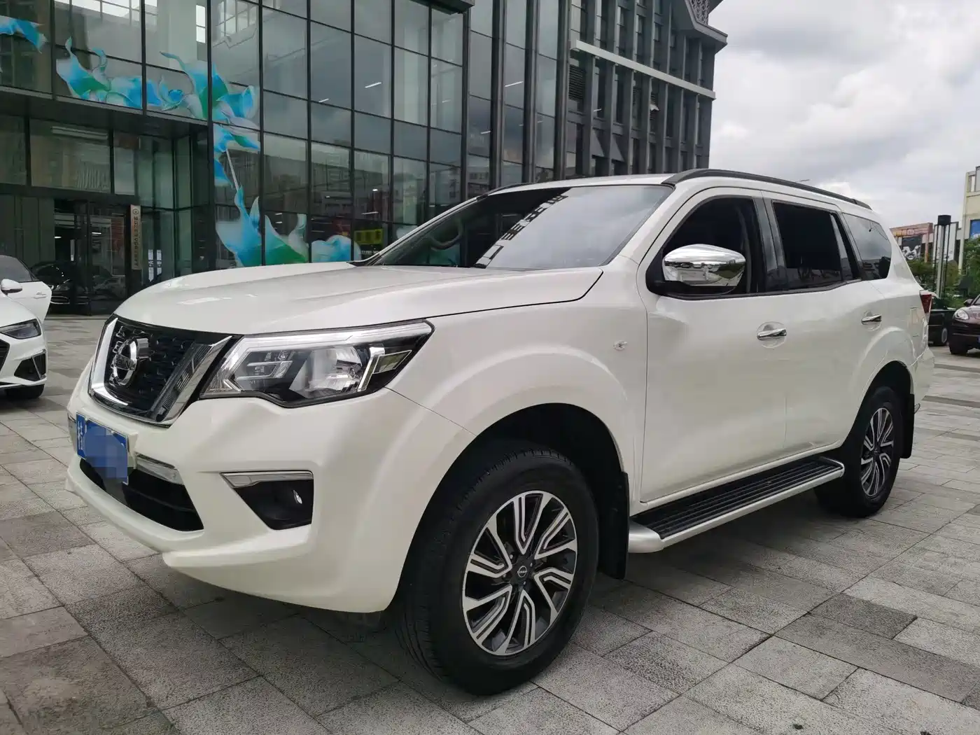 Nissan Terra 2023 2020 2.5L XL Upper 4WD Automatic Luxury Edition