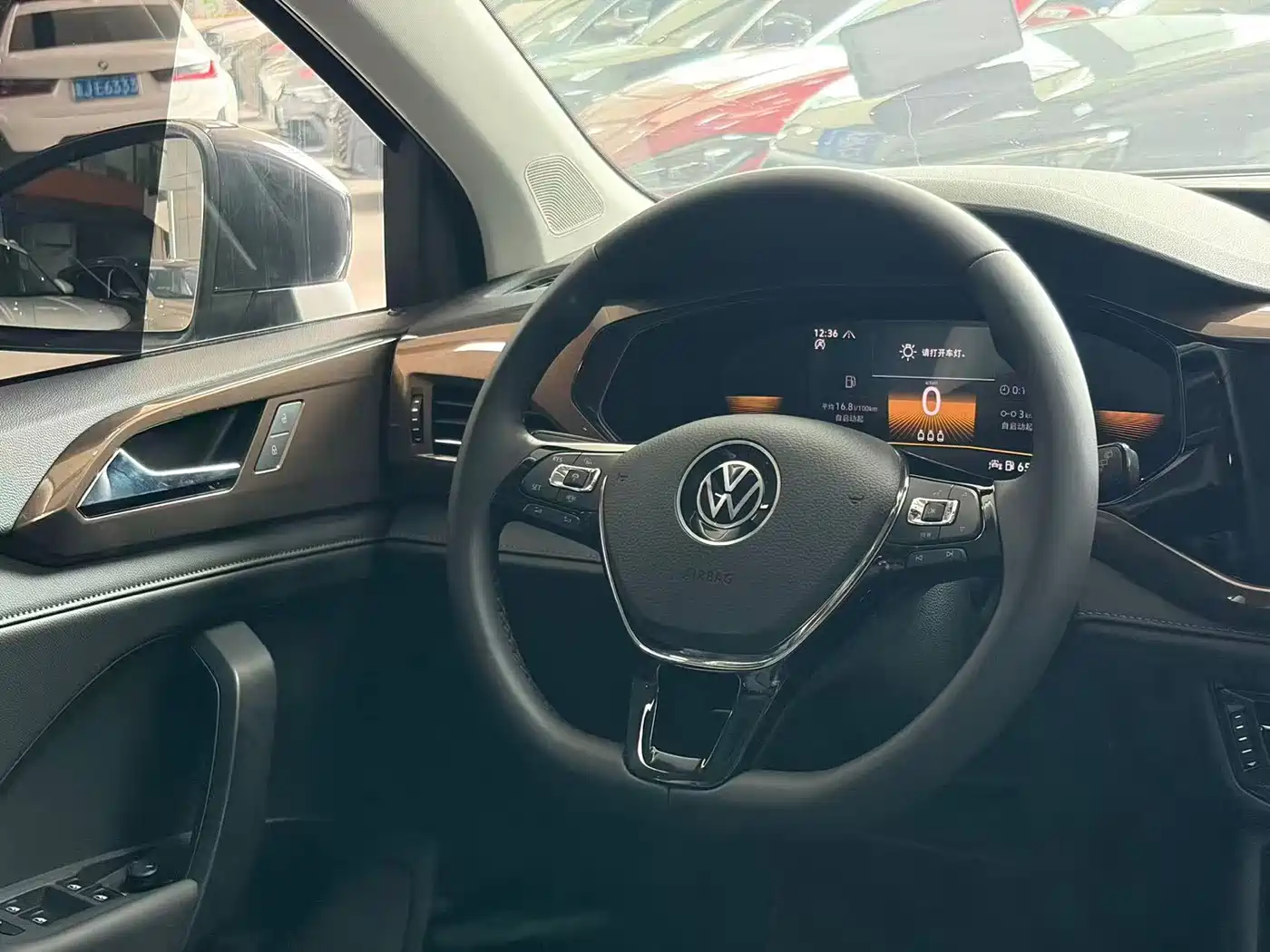 Volkswagen Tharu, миниатюра 13