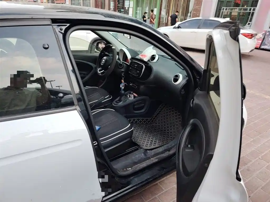 smart forfour 2019 2018 1.0L 52kW Agile Edition