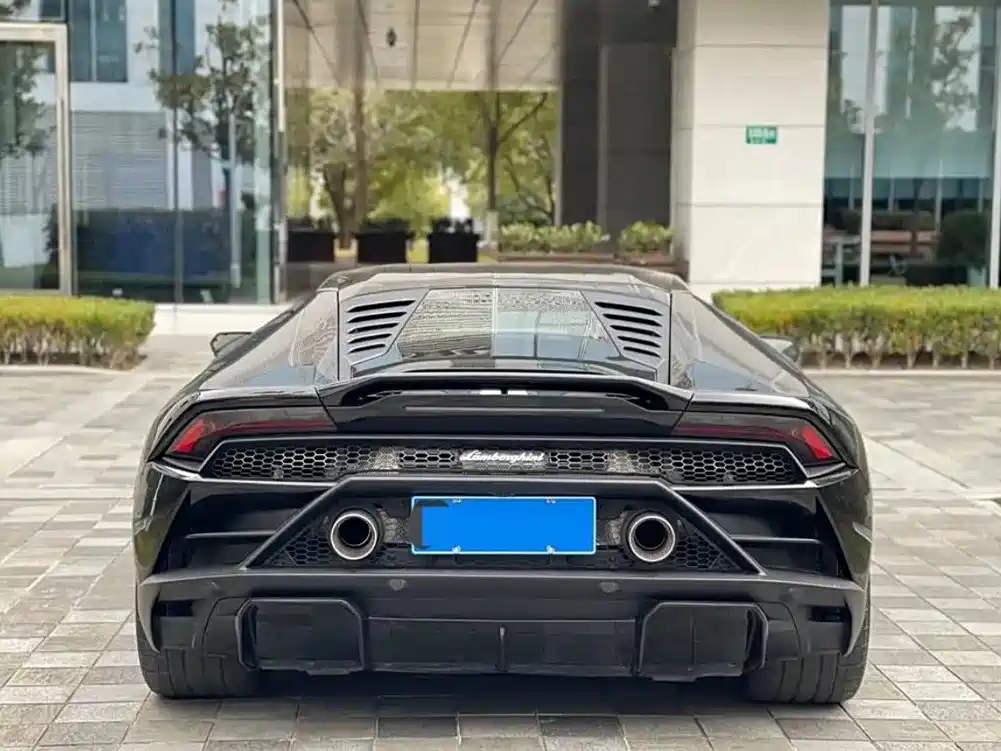Photo 4 - Lamborghini Huracán