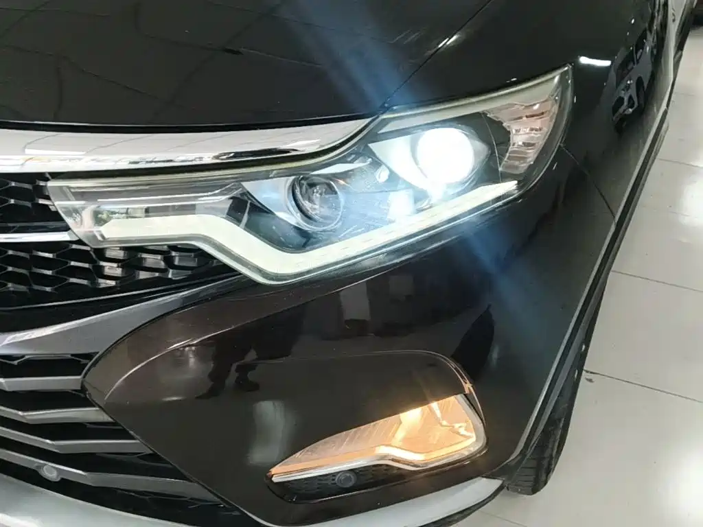 Soueast DX7 2019 2018 Prime 1.5T Auto Smart Connect Star Edition China V