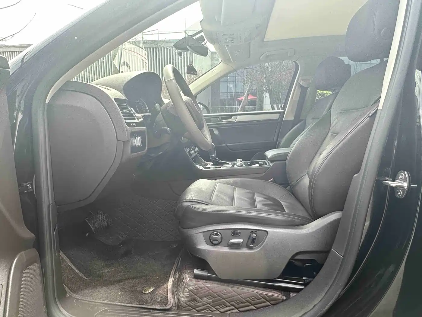 Volkswagen Touareg 2017 3.0TSI Explorer Edition фото 10