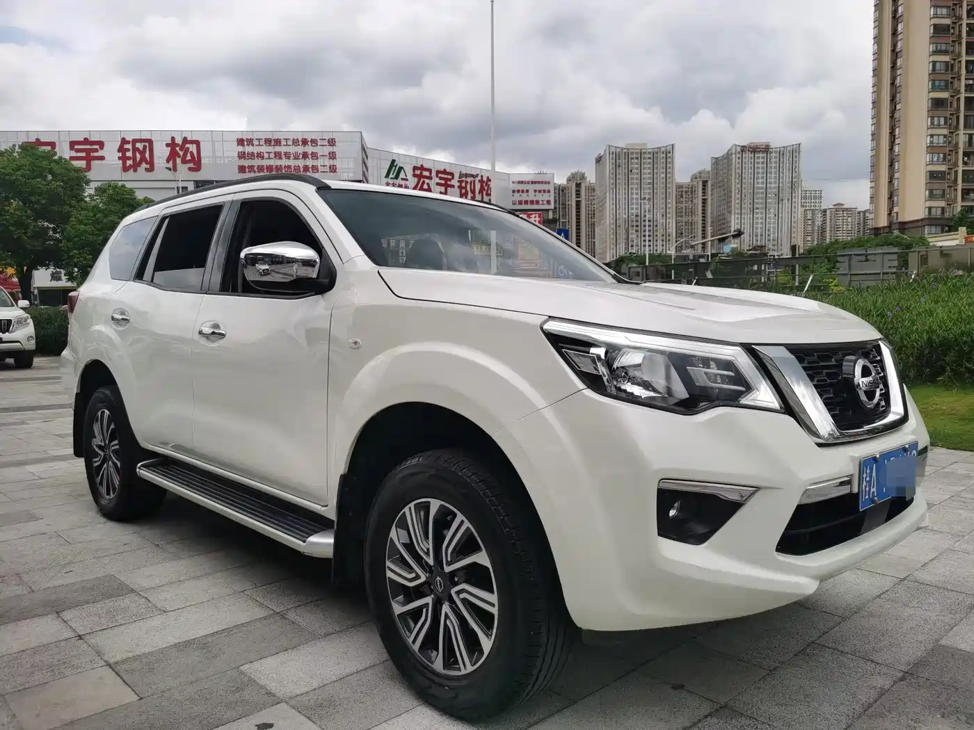 Nissan Terra 2023 2020 2.5L XL Upper 4WD Automatic Luxury Edition
