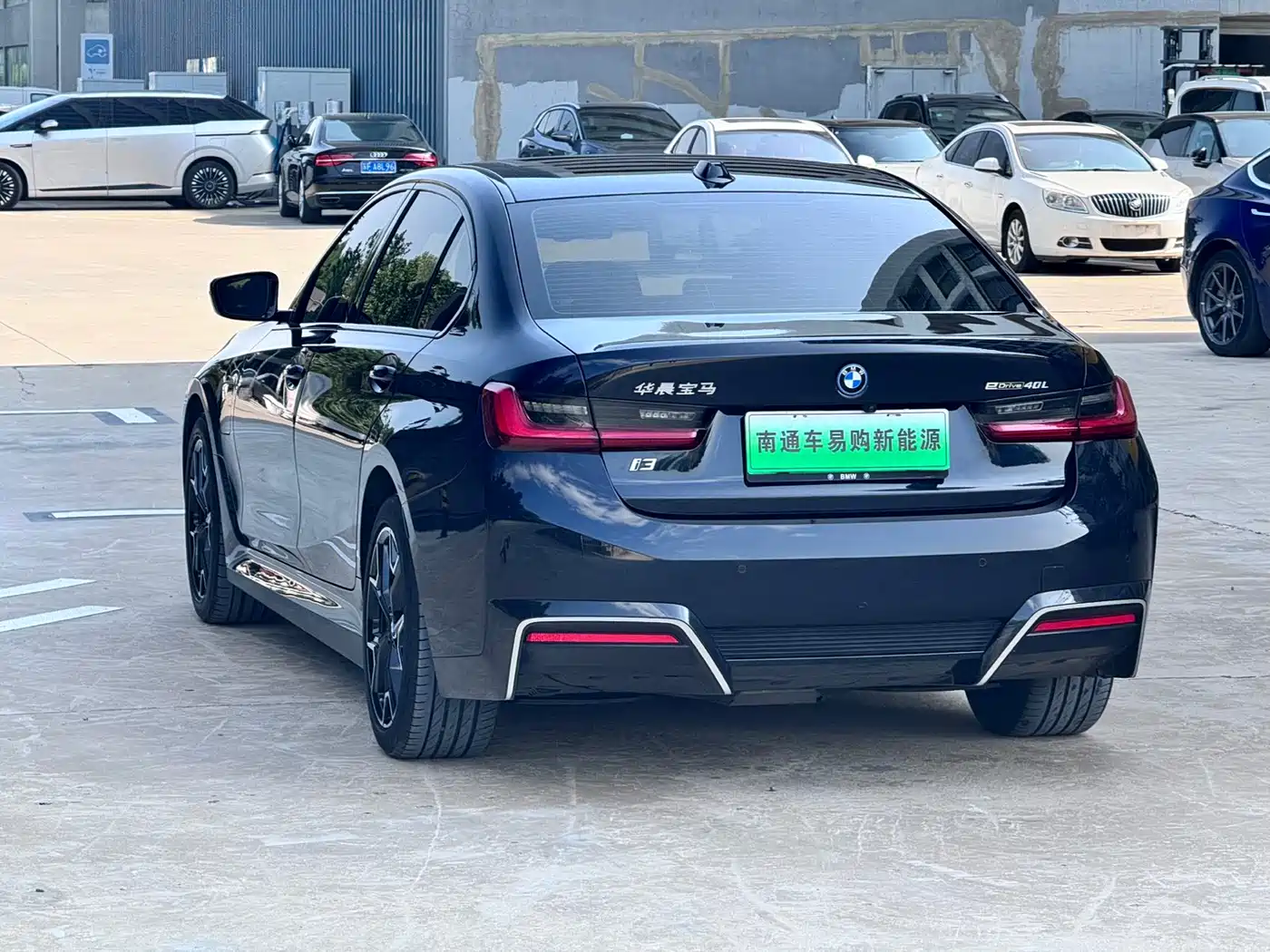 BMW i3 2023 eDrive 40 L Shadowline Package фото 6