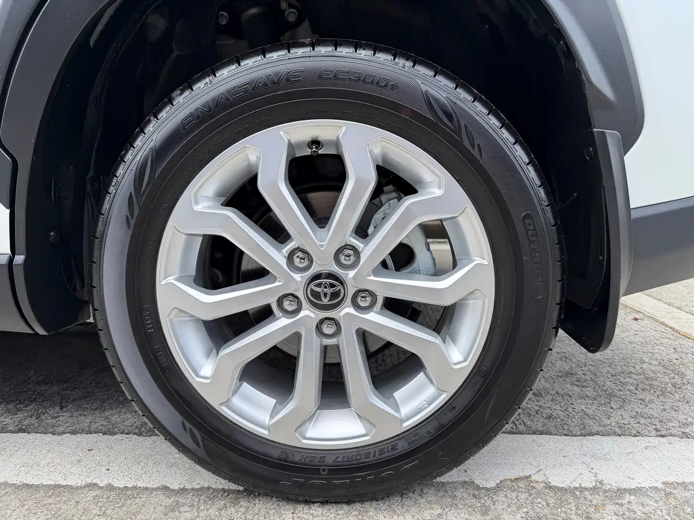 Toyota Frontlander 2024 2.0L CVT Elite Plus Edition фото 20