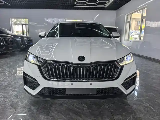 Škoda Octavia 2023 PRO TSI280 Premium Edition