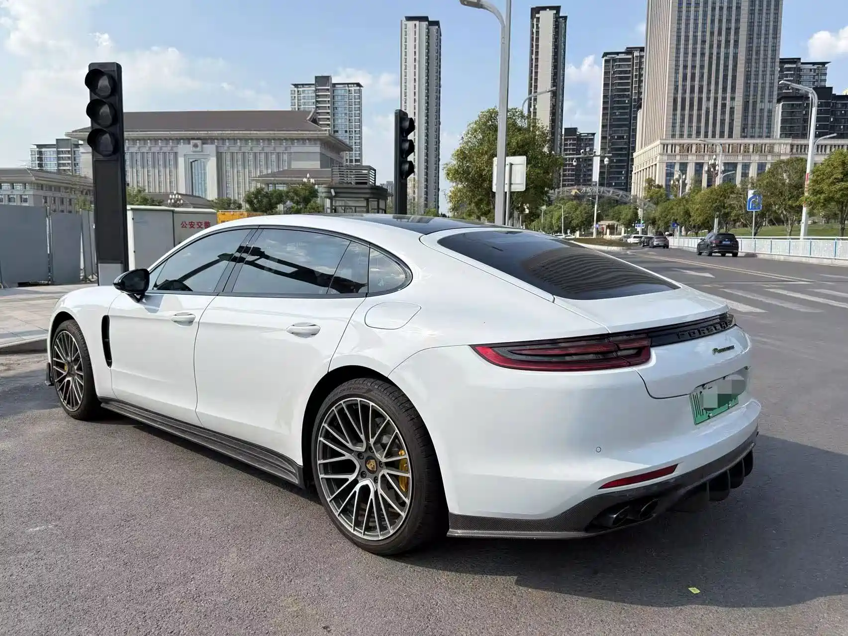 Фото 4 - Porsche Panamera New Energy