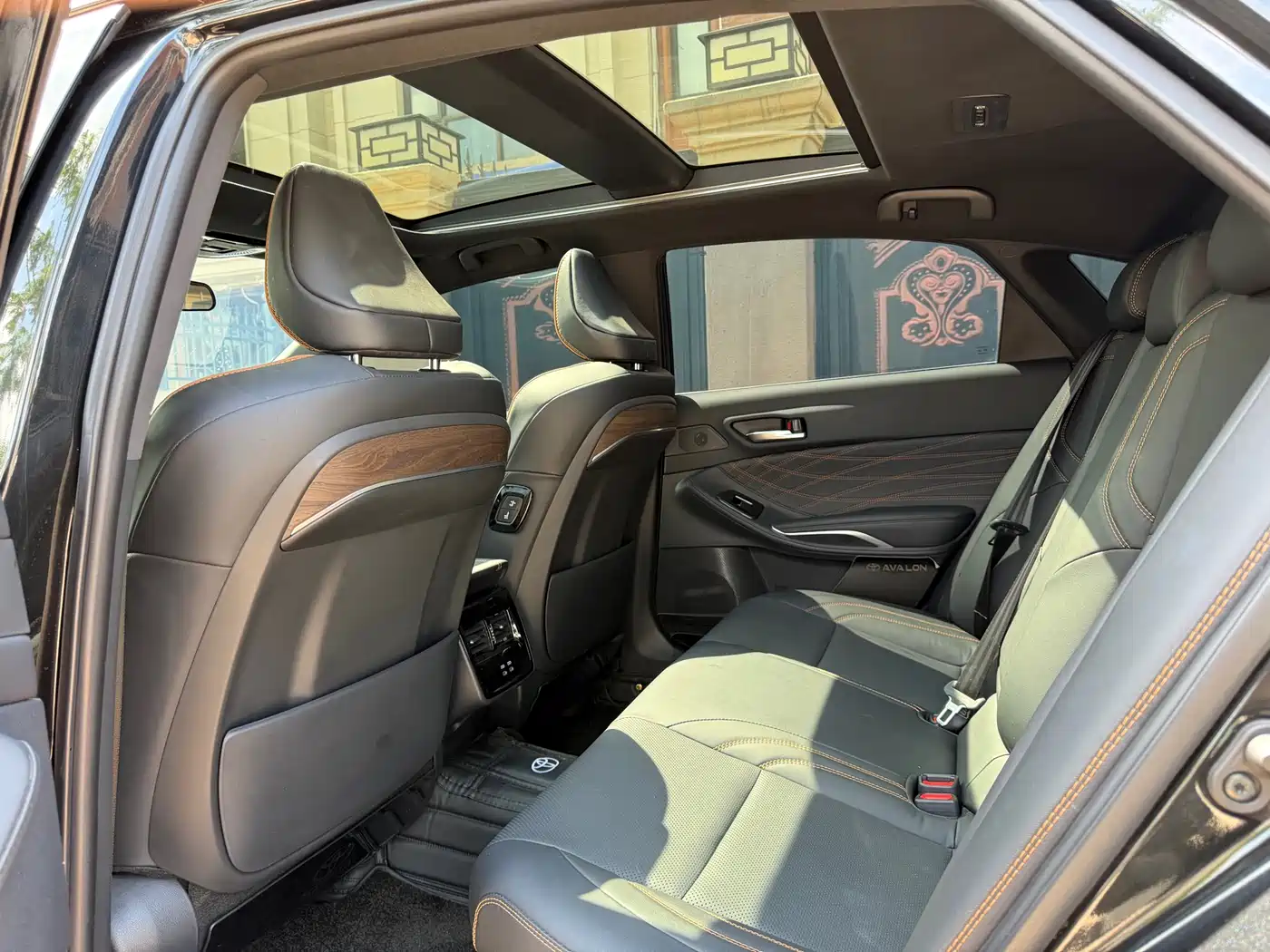 Toyota Avalon 2024 Hybrid 2.0L Luxury Edition фото 6
