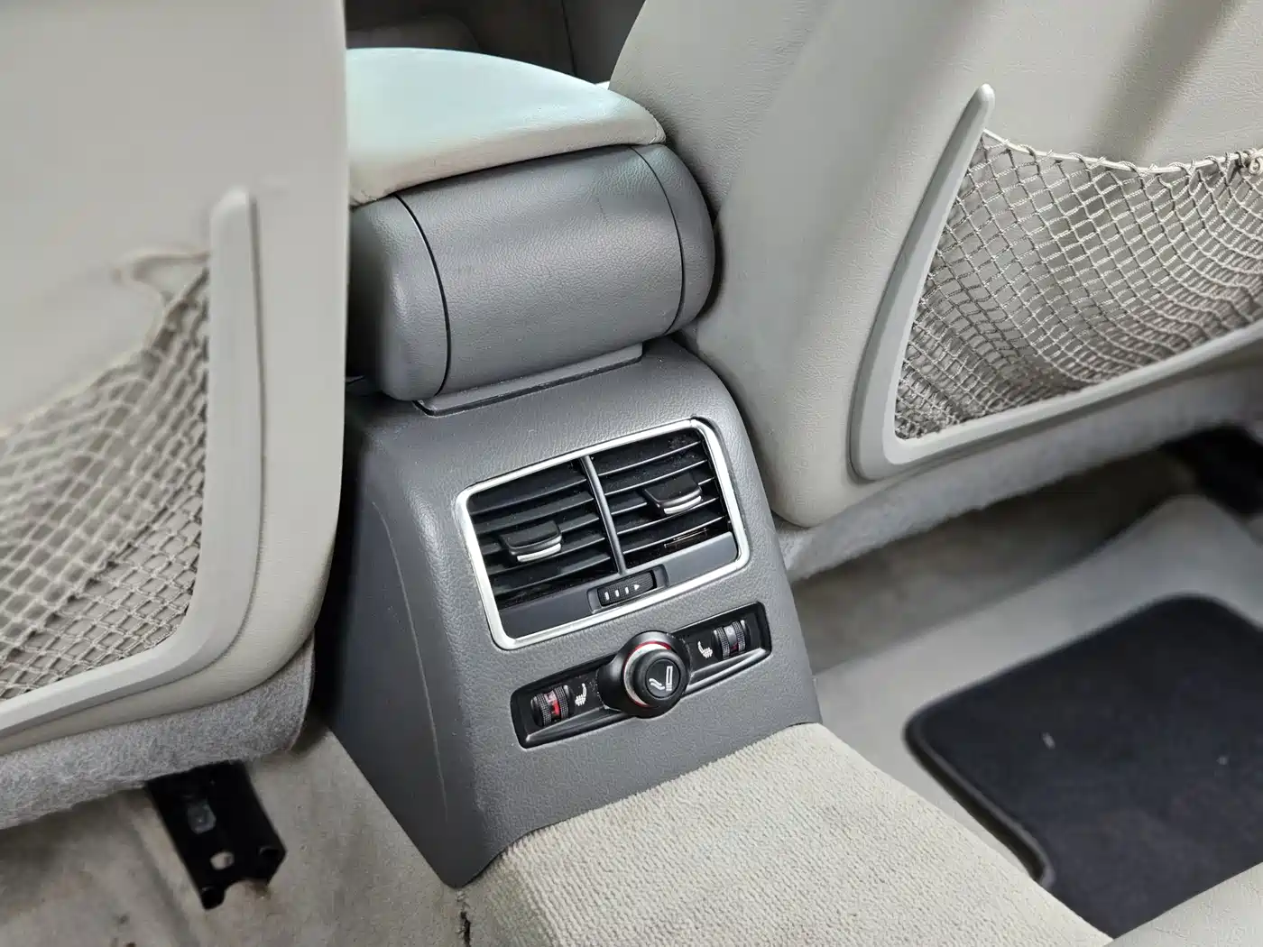 Фото 18 - Audi A6L