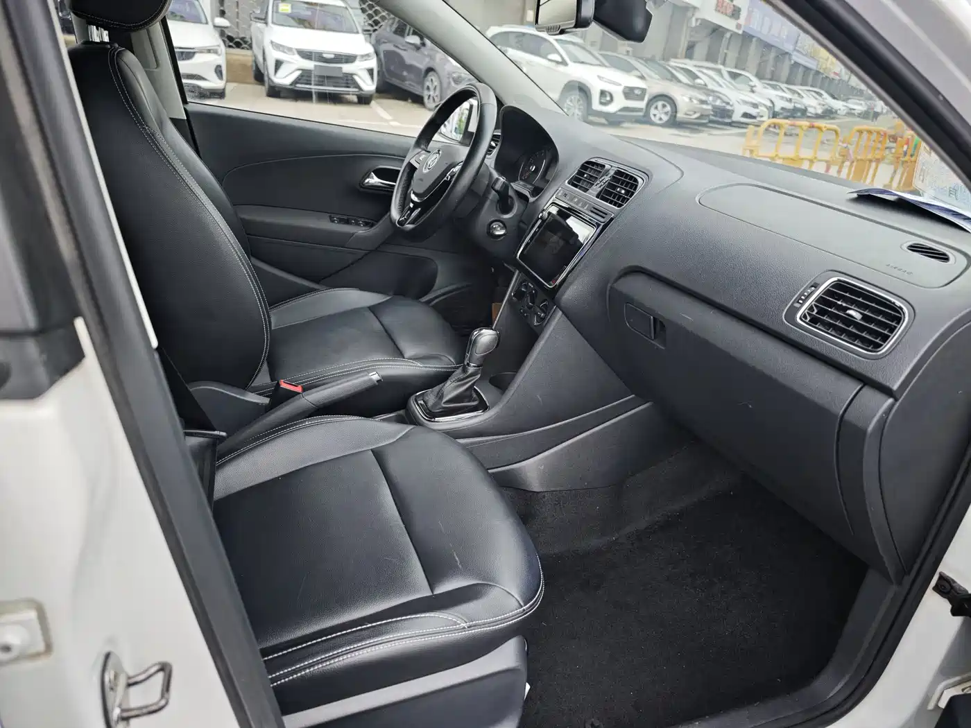 Volkswagen Polo 2018 1.5L Auto Comfort фото 11