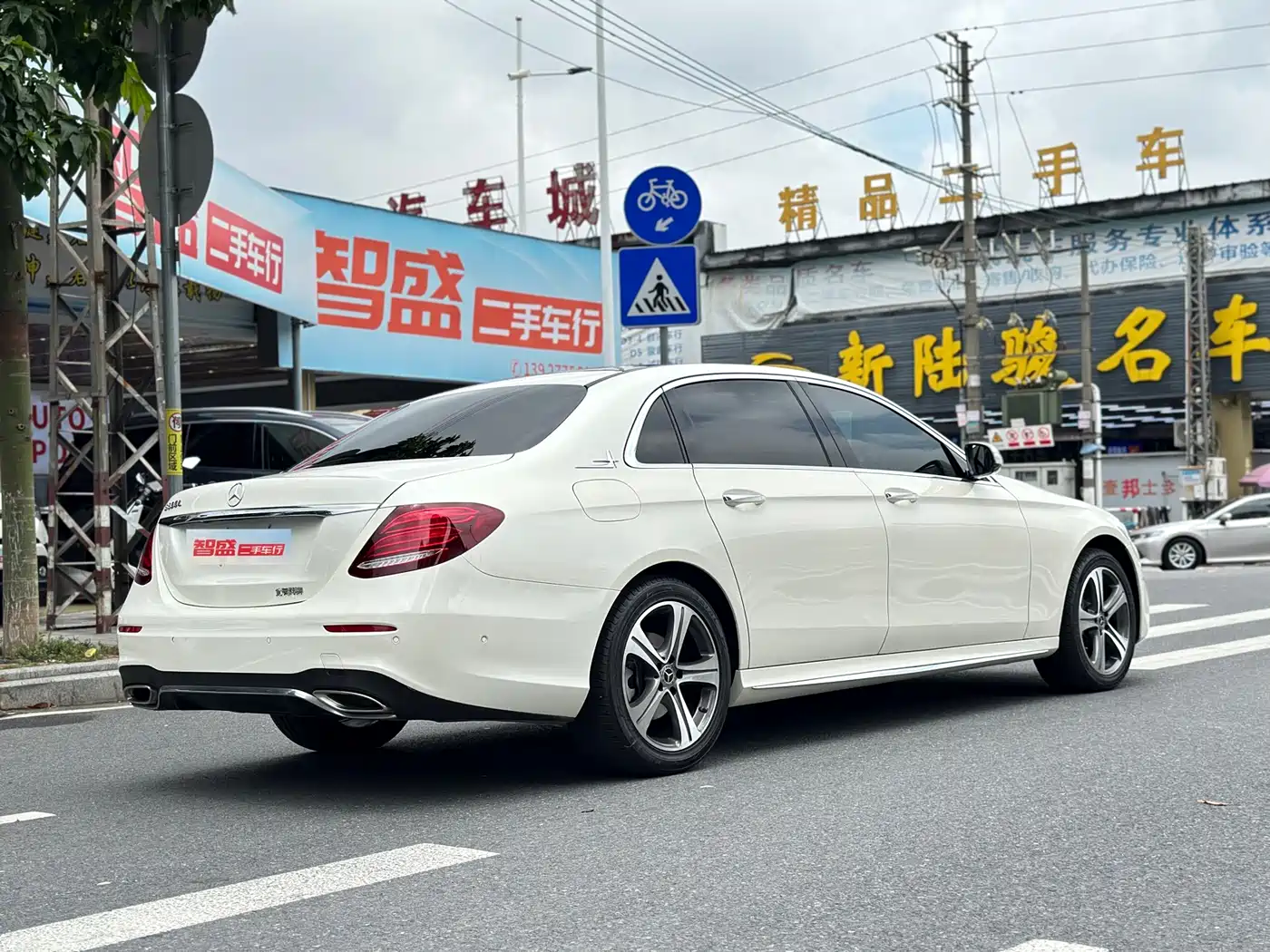 Mercedes-Benz E-Class 2020 Model E 260 L Sport фото 3