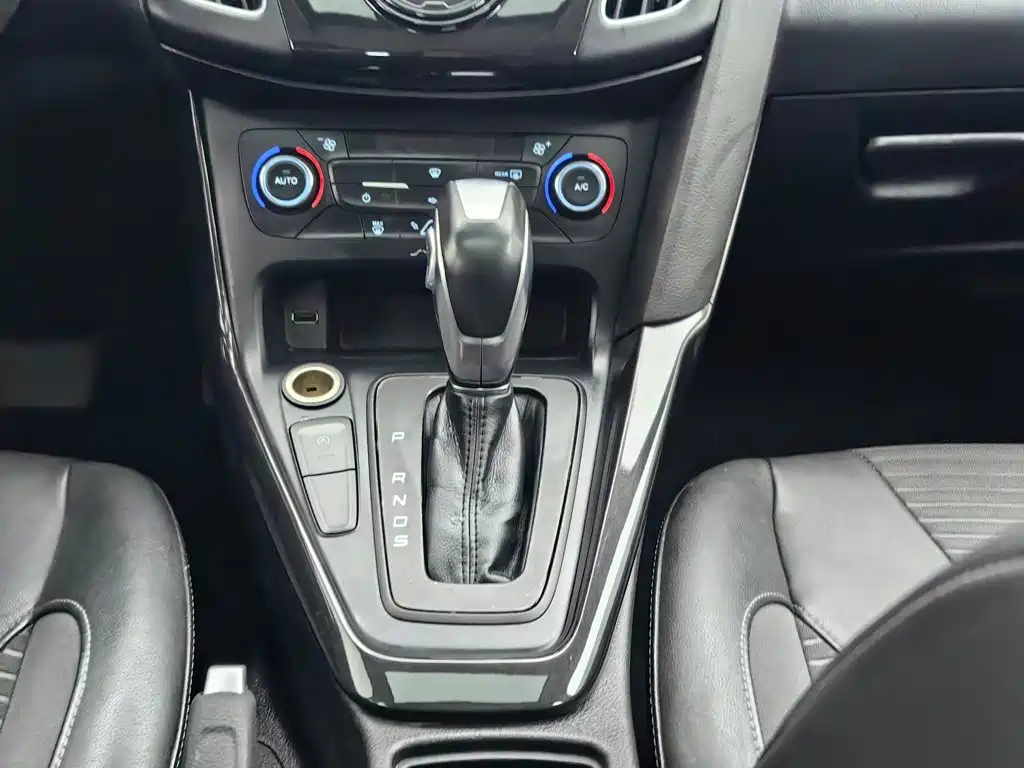 Photo 13 - Ford Focus
