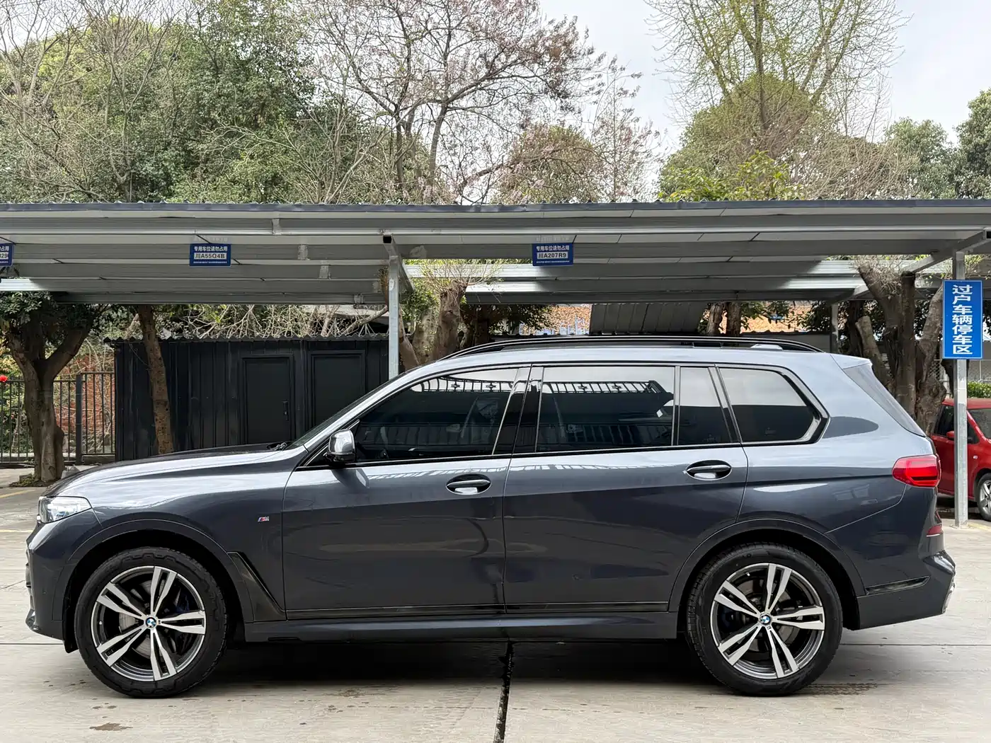 BMW X7 2019 xDrive40i Exclusive M Sport Package фото 11