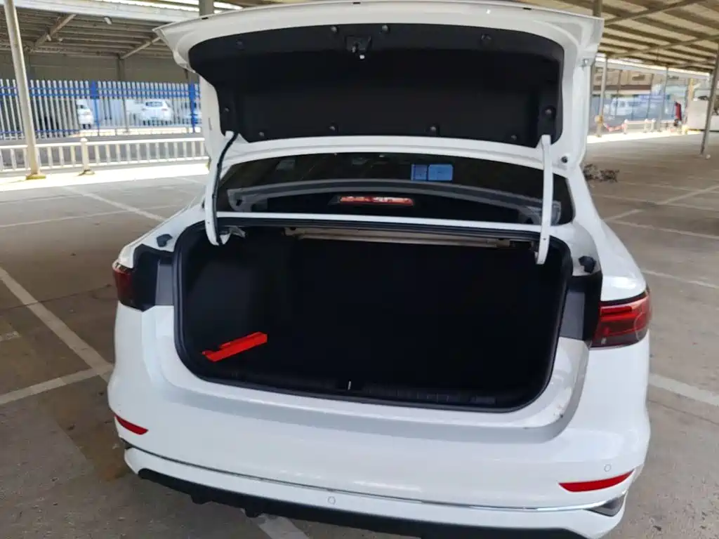 Geely Emgrand 2025 2025 4th Gen 1.5L CVT Premium